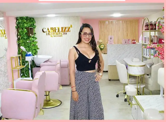 Ana María Lozada en su centro de belleza Cabelizz